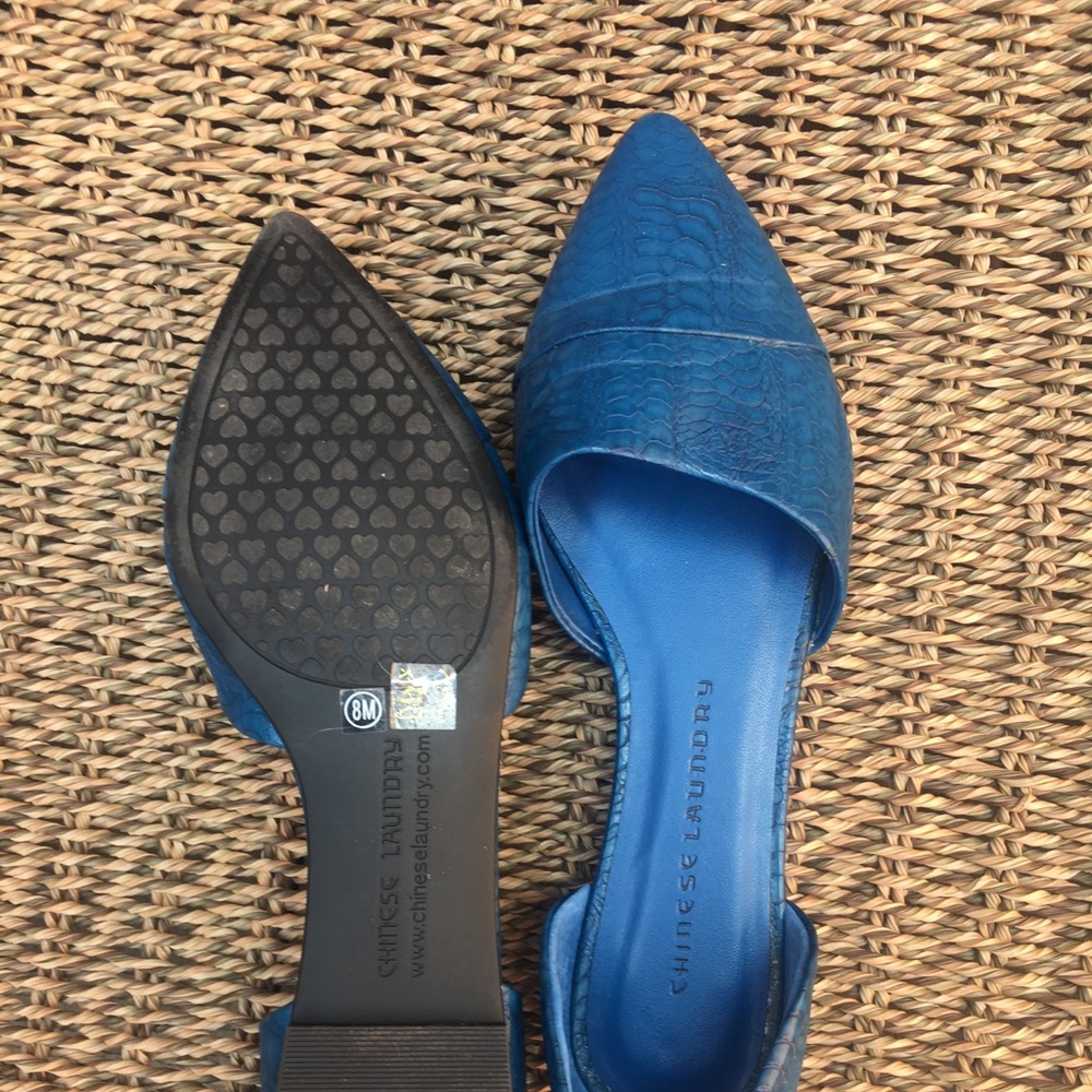 Beautiful color Chinese Laundry Shoes - Picture 6 of 8